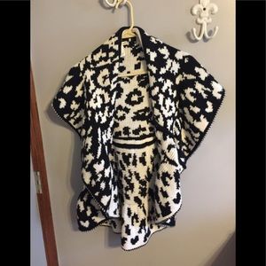 JohnPaulRichard BlackWhite Sweater Cardigan Vest